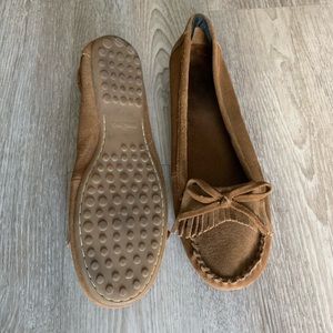 Minnetonka brown moccasins